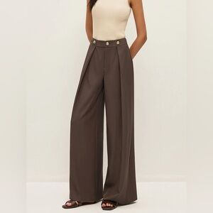 Commense Mid-Waist Metal Detail Pleated Pants